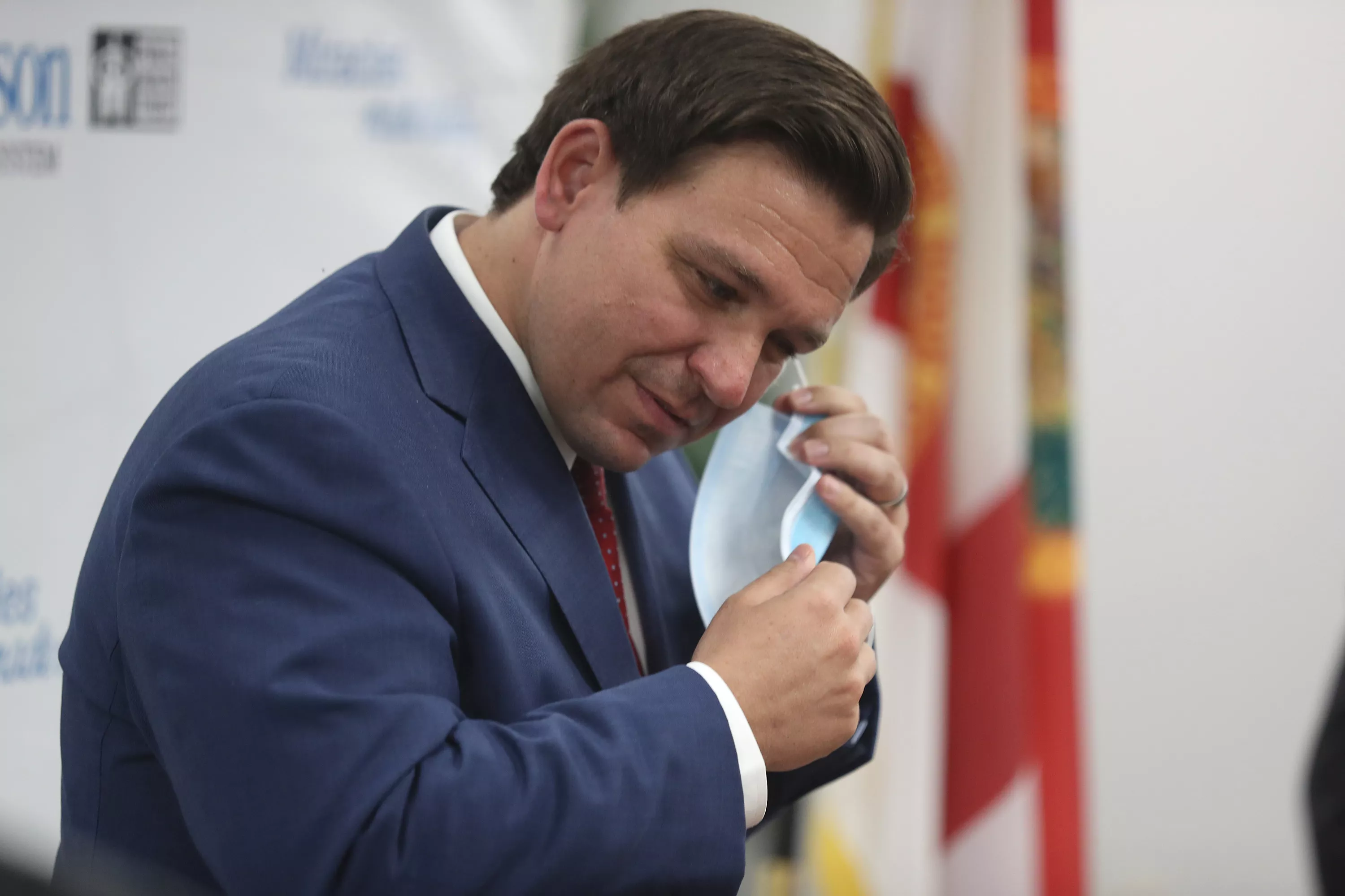 DeSantis Declares War on CDC Over COVID-19 Vaccines - Vimarsana News