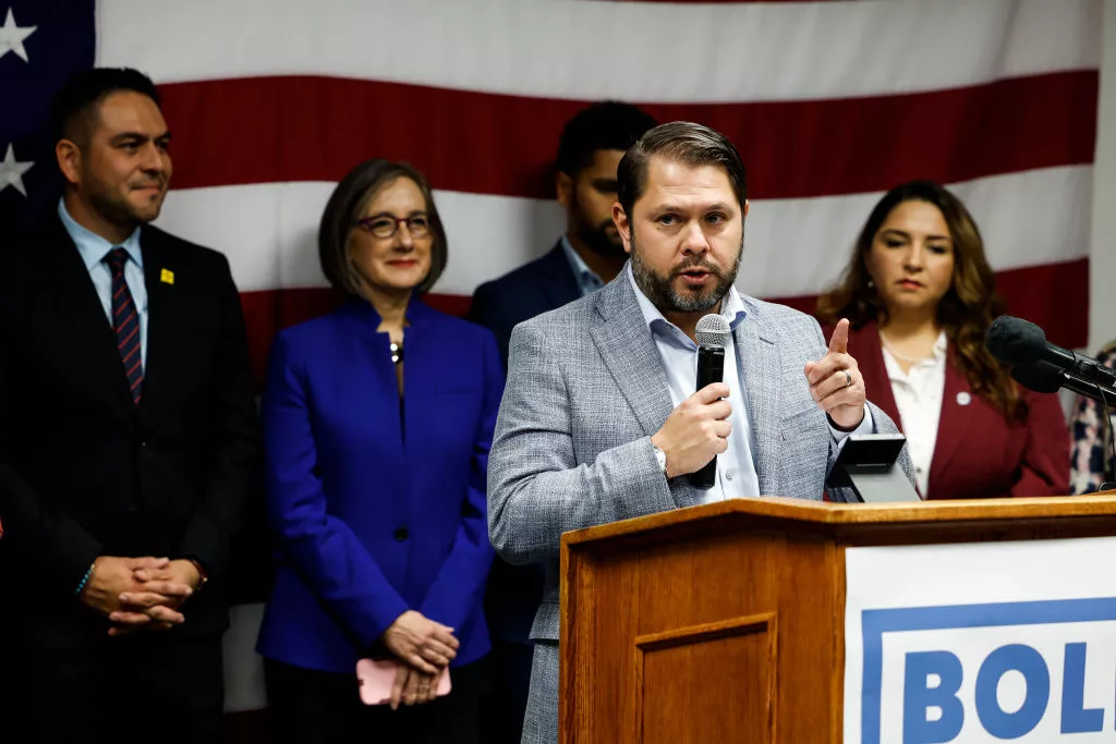 As Sinema Dumps the Dems, Rep. Ruben Gallego Gears Up Run for Her Seat - Vimarsana News
