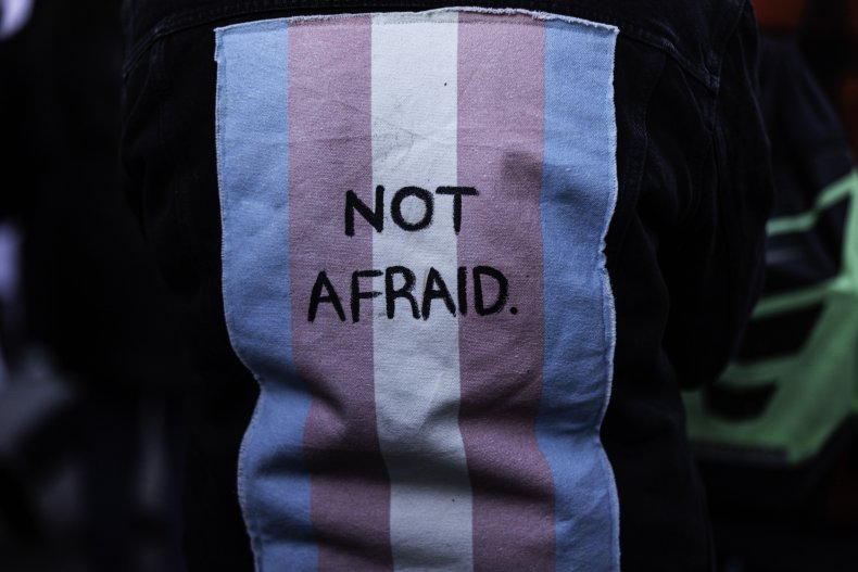 Armed extremist group protests against drag show