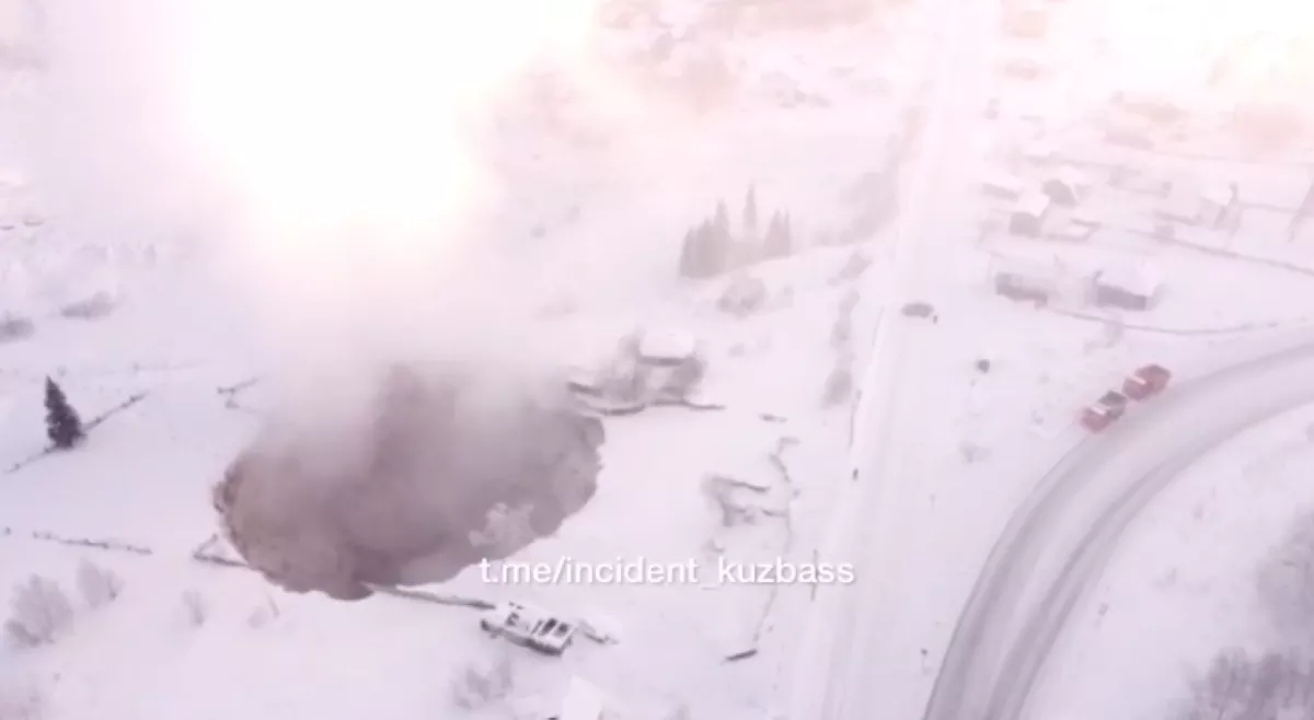 Giant 'Gate to Hell' Crater Opens Up in Russian Town - Vimarsana News