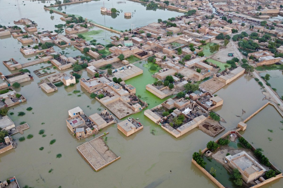 Flooded, neighborhood, in, Dera, Allah, Yar, Pakistan