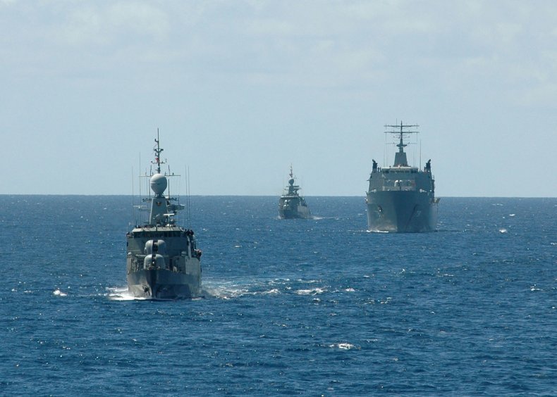Buque de guerra de la Armada tailandesa se hunde en mares agitados