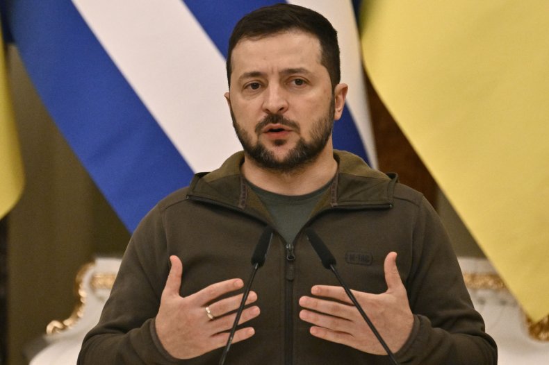 Volodymyr Zelensky tham dự một cuộc họp báo