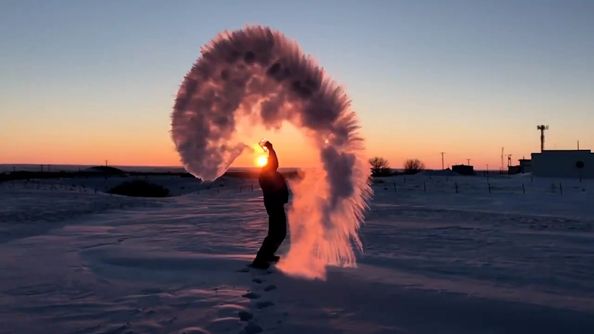 Arctic Blast: Watch People Throwing Boiling Water into Freezing Air