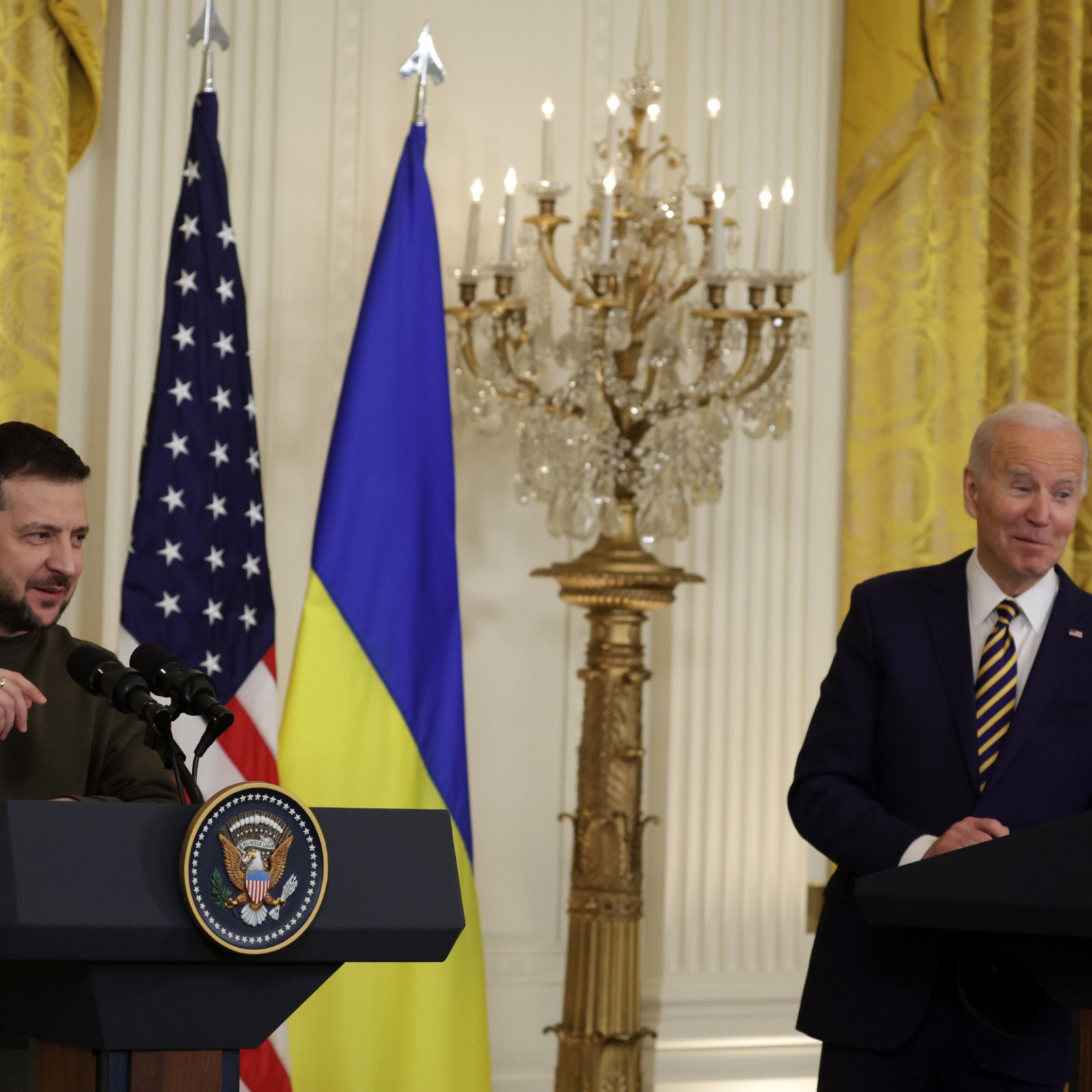 https://d.newsweek.com/en/full/2169410/zelensky-dc-biden.jpg?w=1600&h=1600&q=88&f=81a30edffa3df3b4899ff55cb79f9019