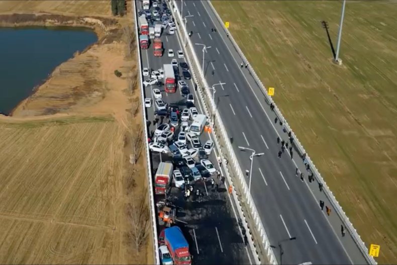 200 vehicles involved in pile-up on China Bridge