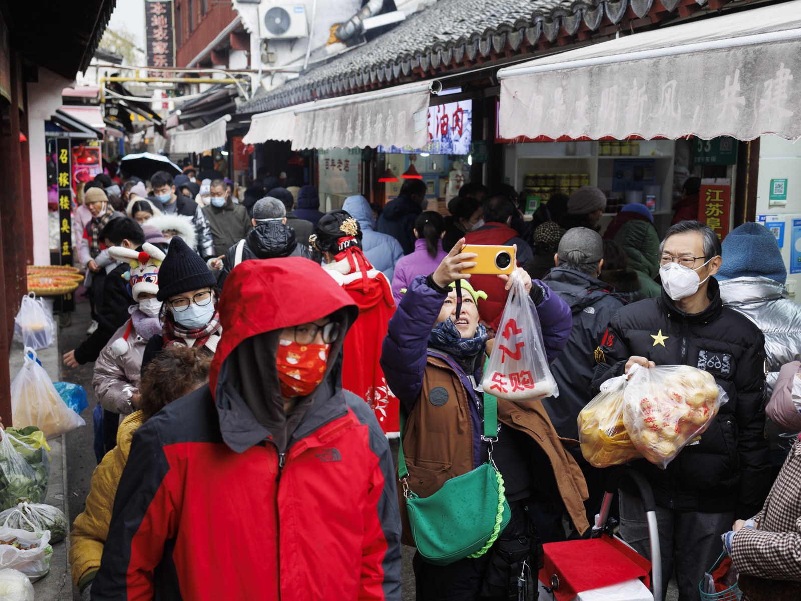 New year eve gala dinner in dhow cruise dubai China's New Year Revelers Overturn Police Car To Defy Firework Ban