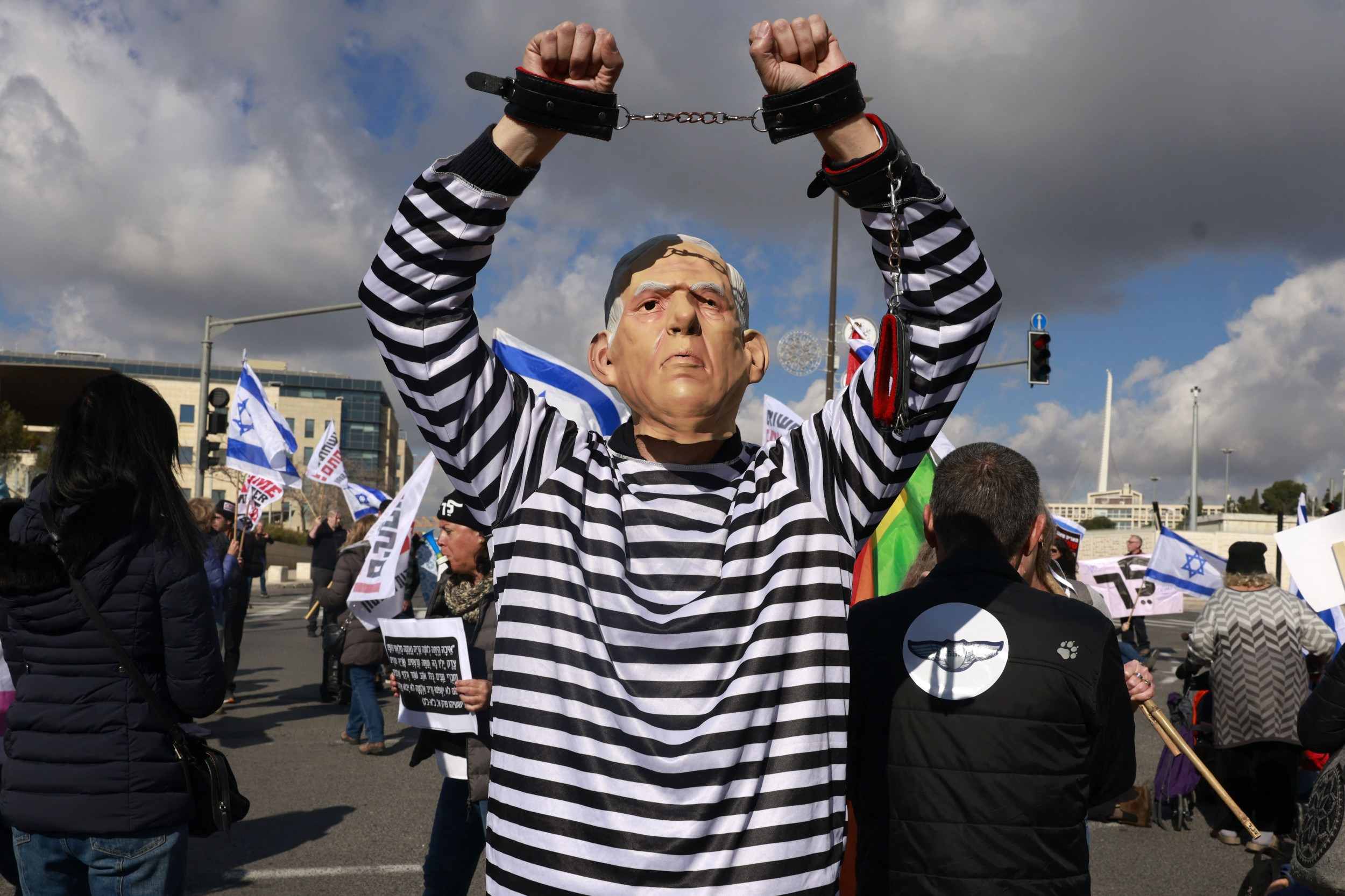Can the World Nudge Israel Back to Sanity? | Opinion