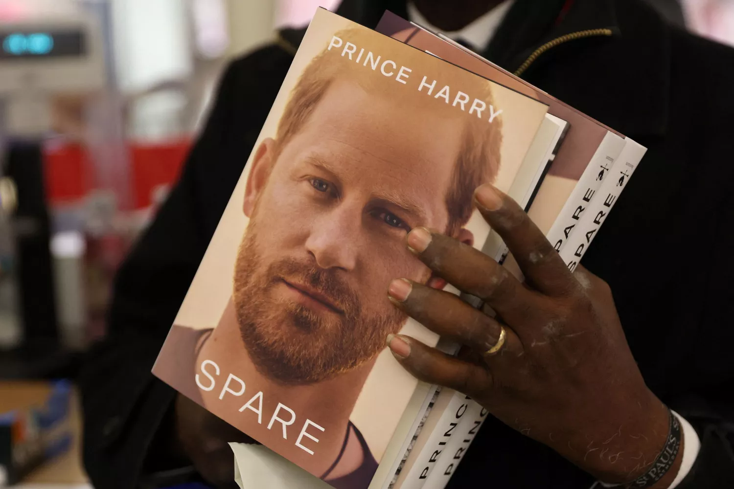 Prince Harry's Book Is Already on Sale at Half-Price - Vimarsana News