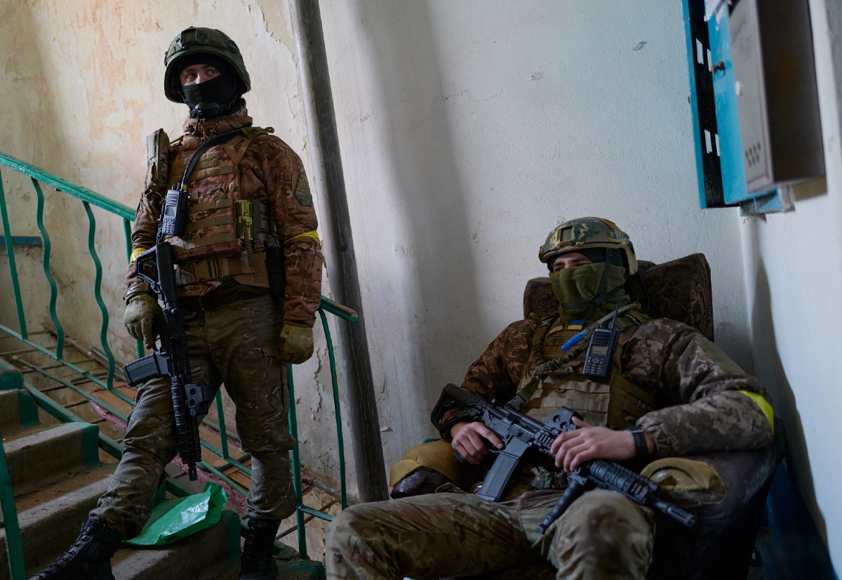 Putin Ally Claims 500 Ukrainian Troops Are Trapped in Soledar - Newsweek