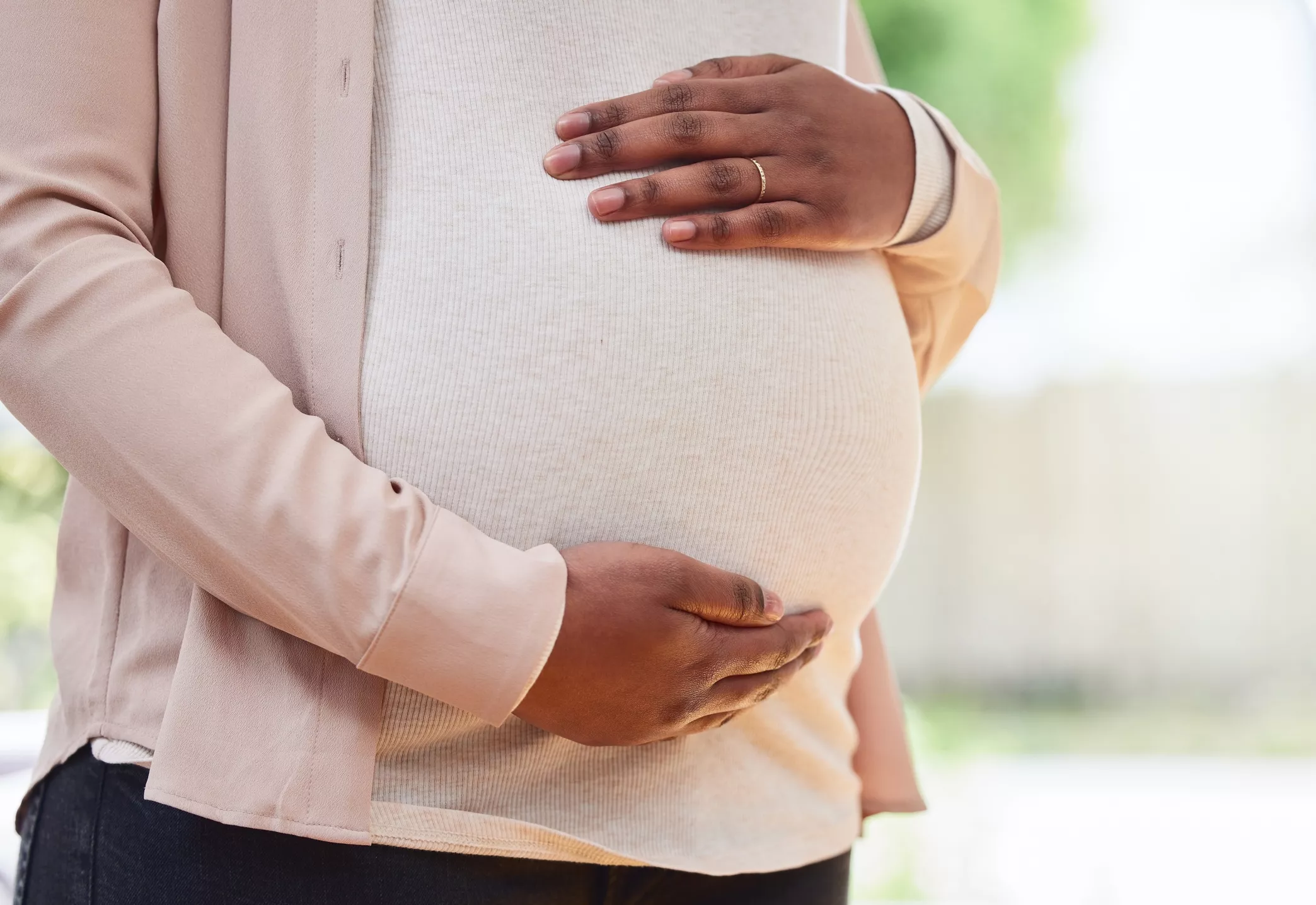 Couple Kicking Child-Free Roommate Out After Baby News Backed: 'Selfish' - Vimarsana News