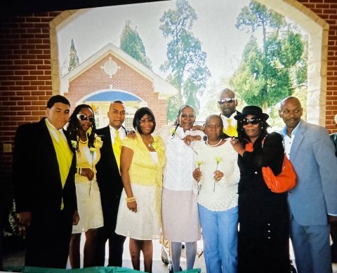 Larry Eugene Price, Jr. with family