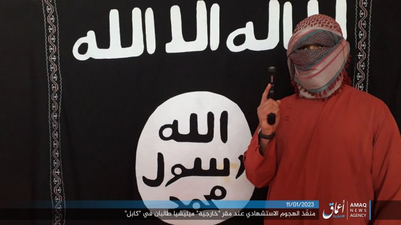 Kabul, Afghanistan, ISIS, suicidio, attentatore, pose, pistola