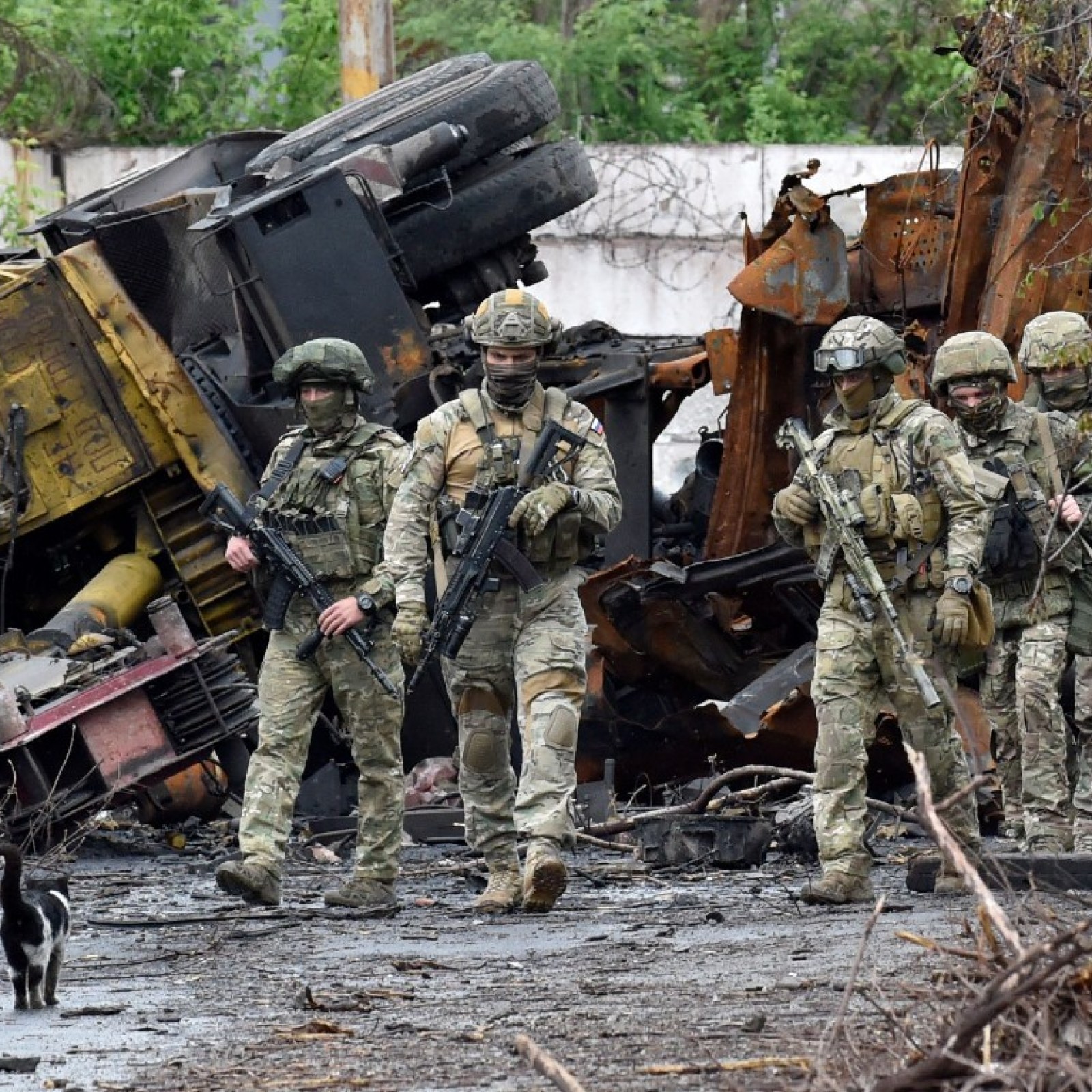Russia Threatens To Unleash 'Combat Robot' To Burn Ukraine's US