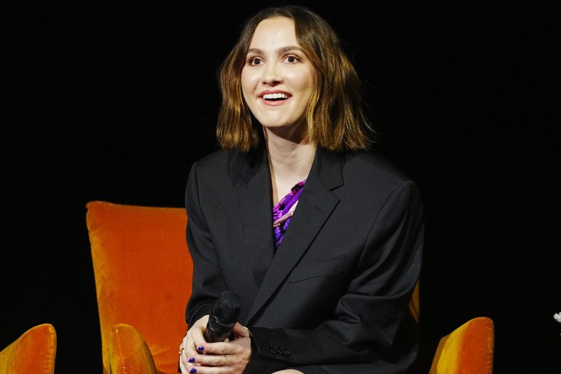 maude apatow smiling