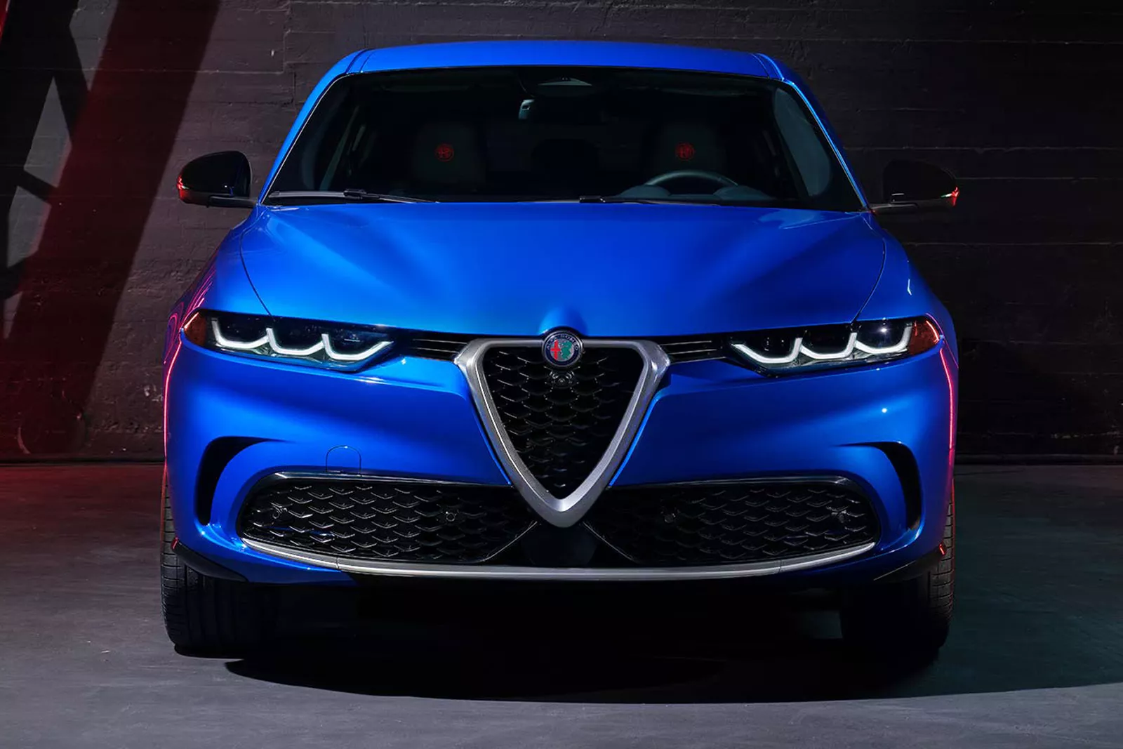 Meet Alfa Romeo's New Tonale Plug-In Hybrid - Palm Beach Illustrated