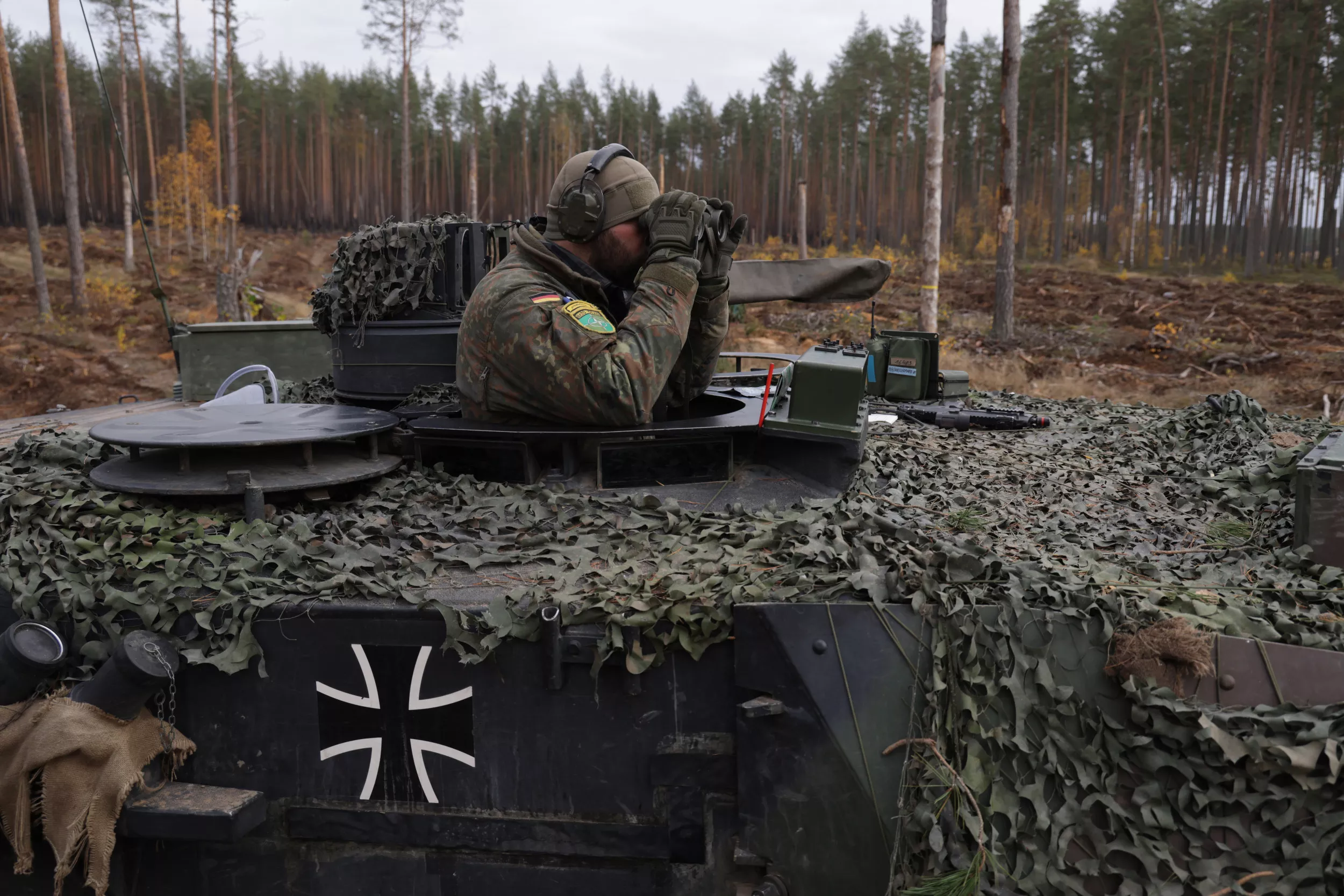 Full List of NATO Countries Sending Tanks to Ukraine - Vimarsana News