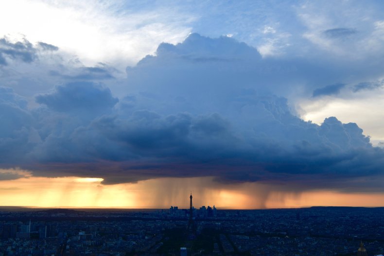 Column of rain pouring from a cloud