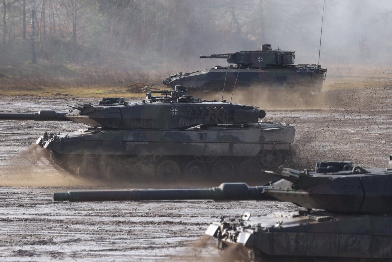 Leopard 2 Tanks