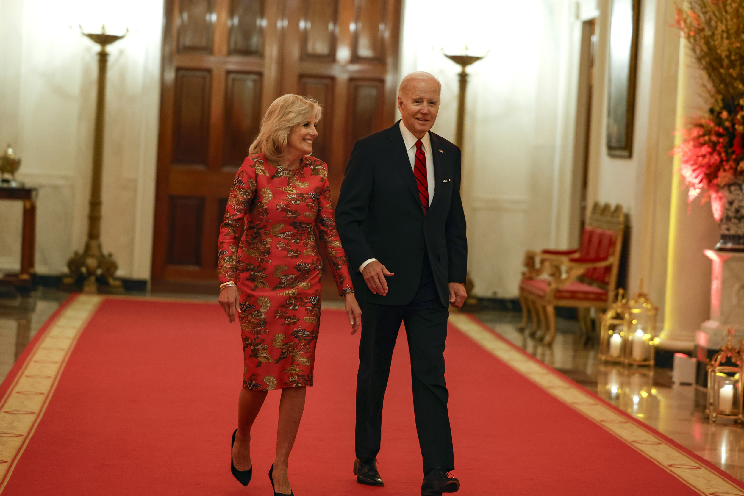 Video Of Jill Biden Ushering Joe Away From Reporters Goes Viral Newsweek 