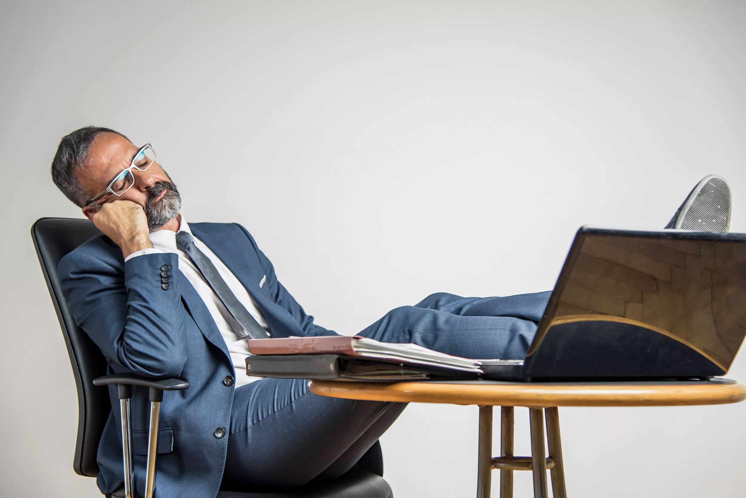 Employee's Reason for Only Completing 40 Percent of Work Tasks Applauded - Vimarsana News