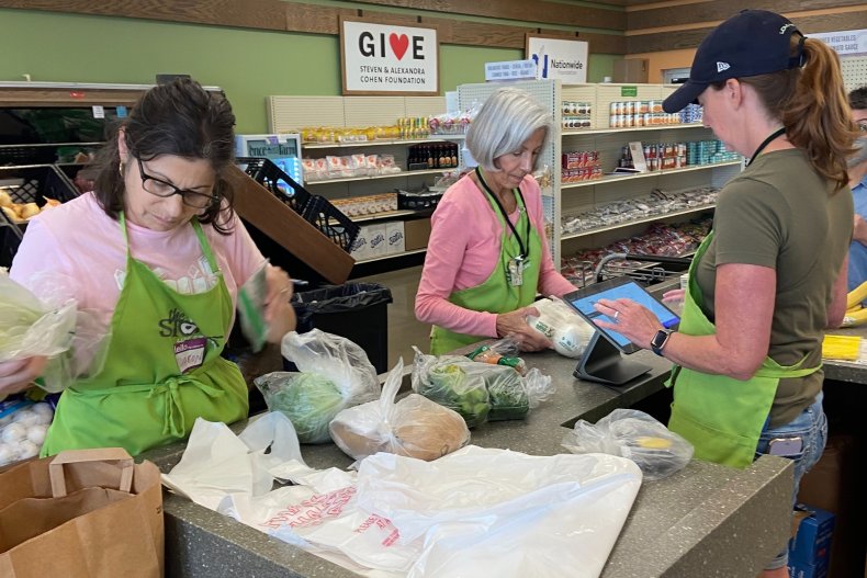 Courtney Vrablik Runs a Free Grocery Store