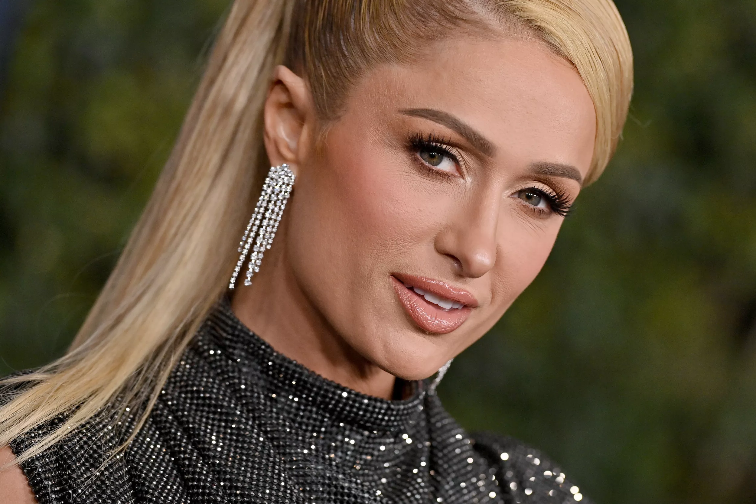 Paris Hilton's Comeback Savaged in Viral Tweet: 'She's Still a Racist' - Vimarsana News