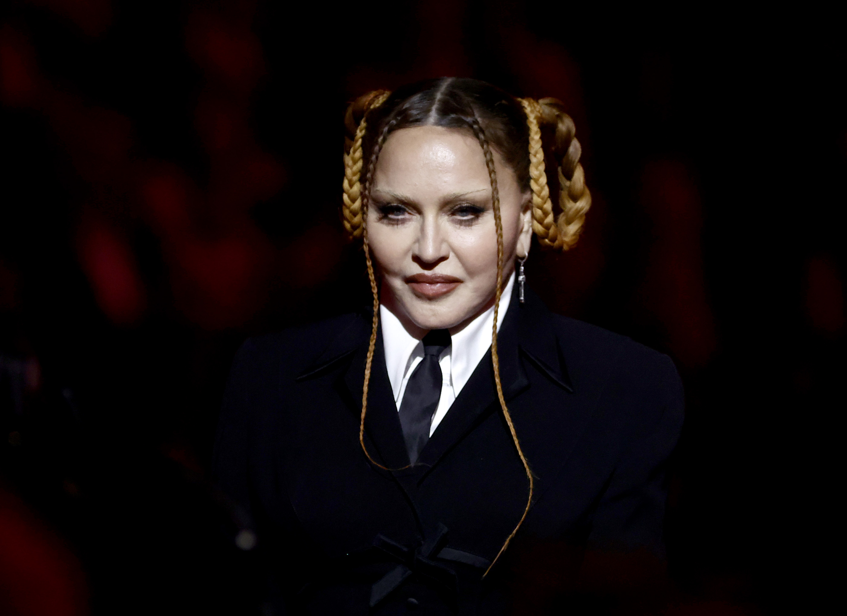 Madonna macht Kameraeinstellungen für Auftritt bei Grammys