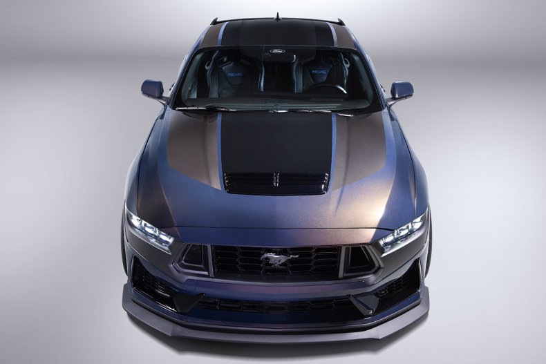 Ford Mustang Dark Horse