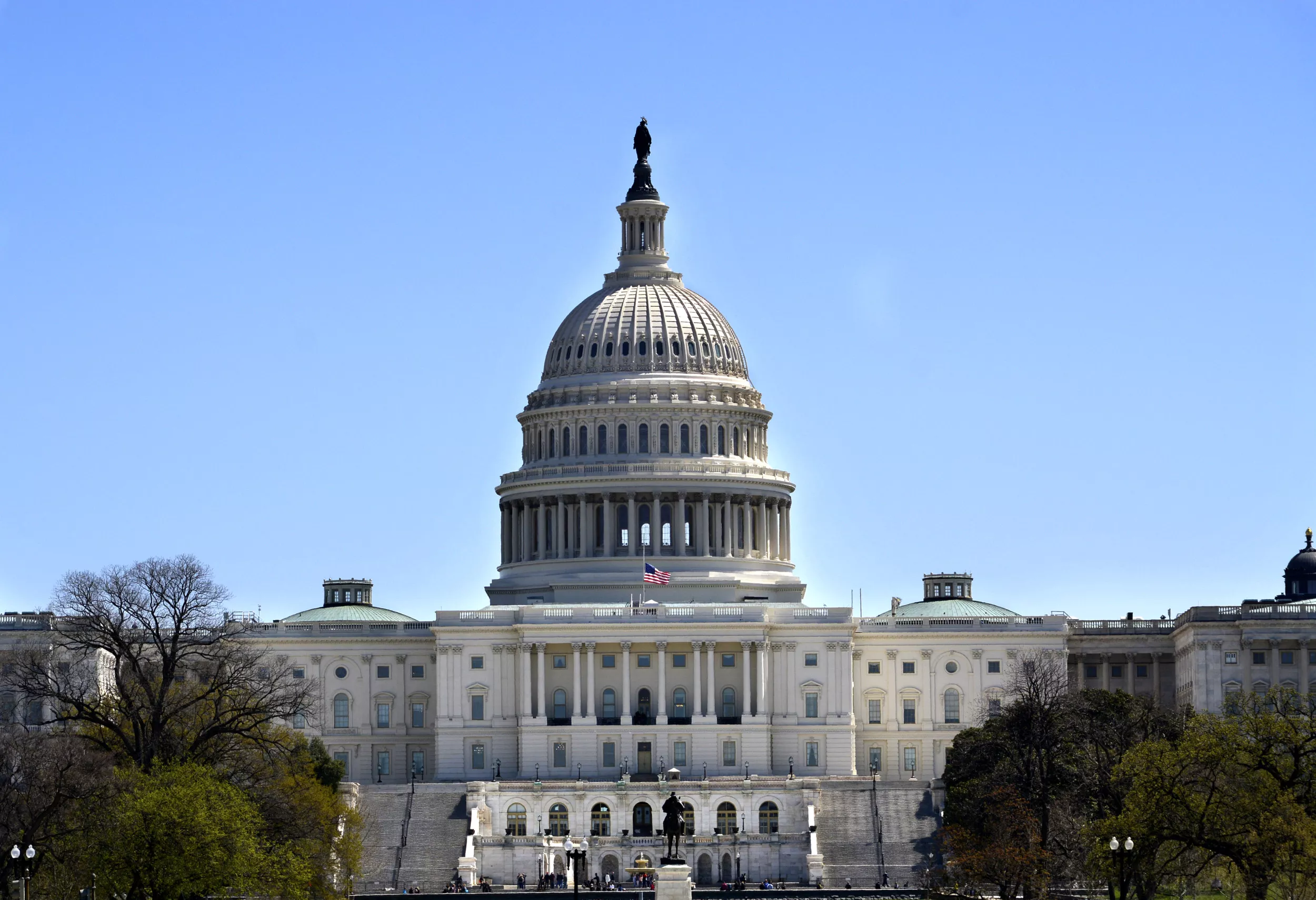 These Five Lawmakers Received Over $50,000 From Railroad PACs Last Year - Vimarsana News
