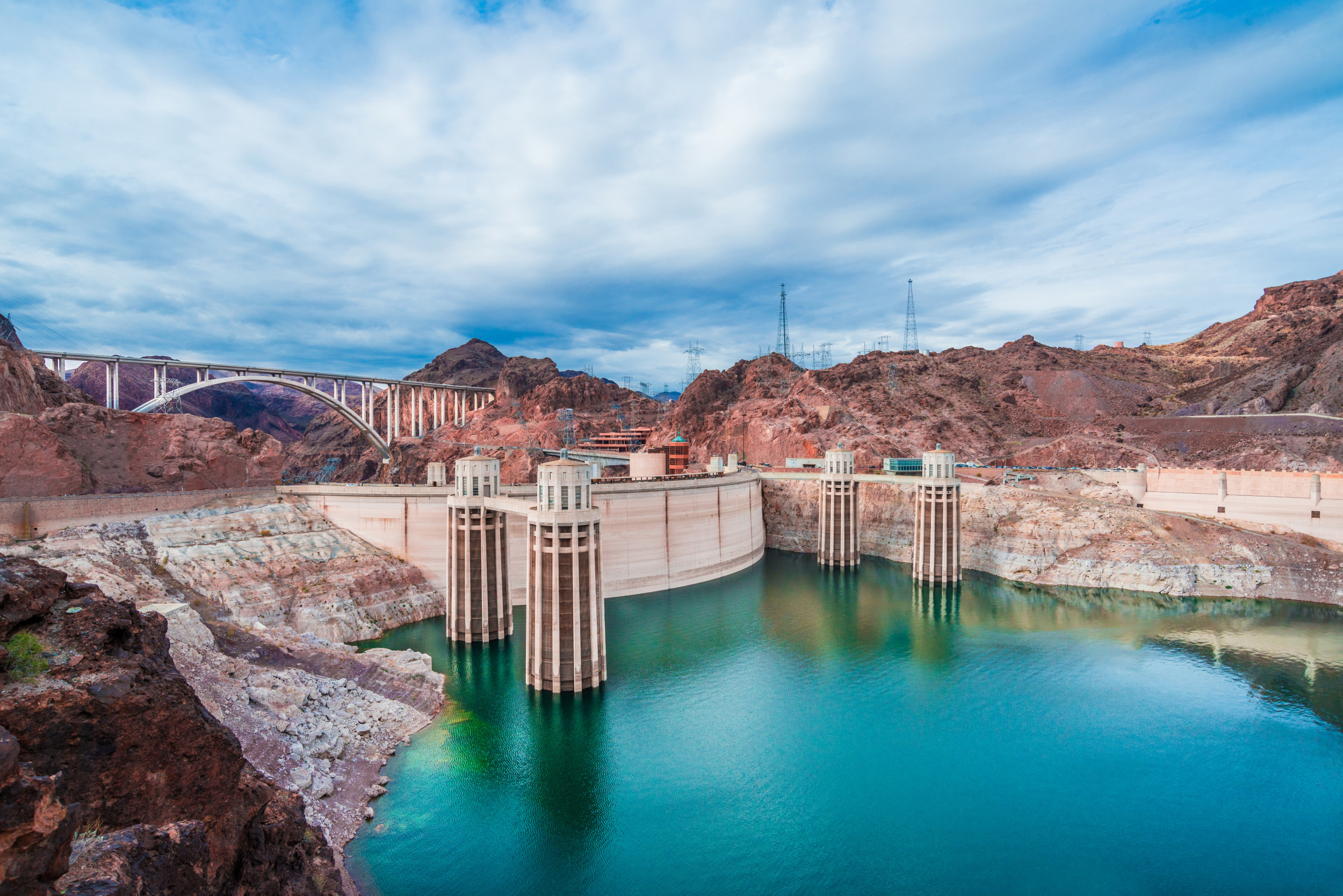 What Happens if Lake Mead Hits Dead Pool and Hoover Dam Stops Working?