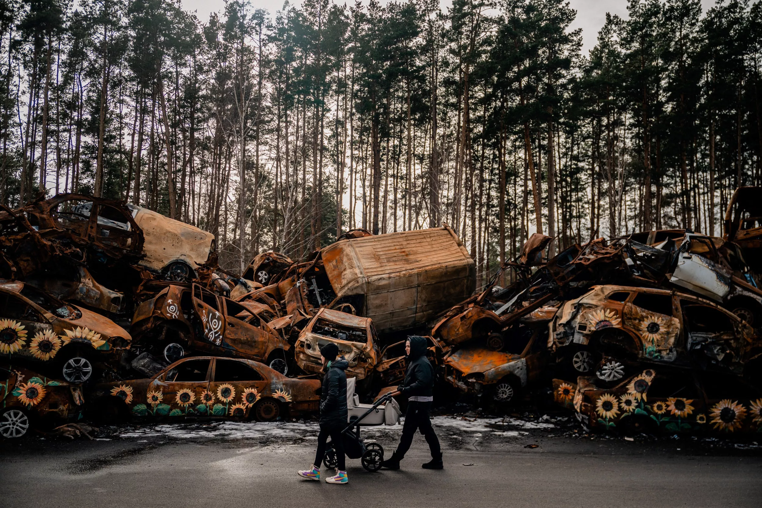 Former Ukrainian President: We Need Weapons, Sanctions, and NATO Membership - Vimarsana News