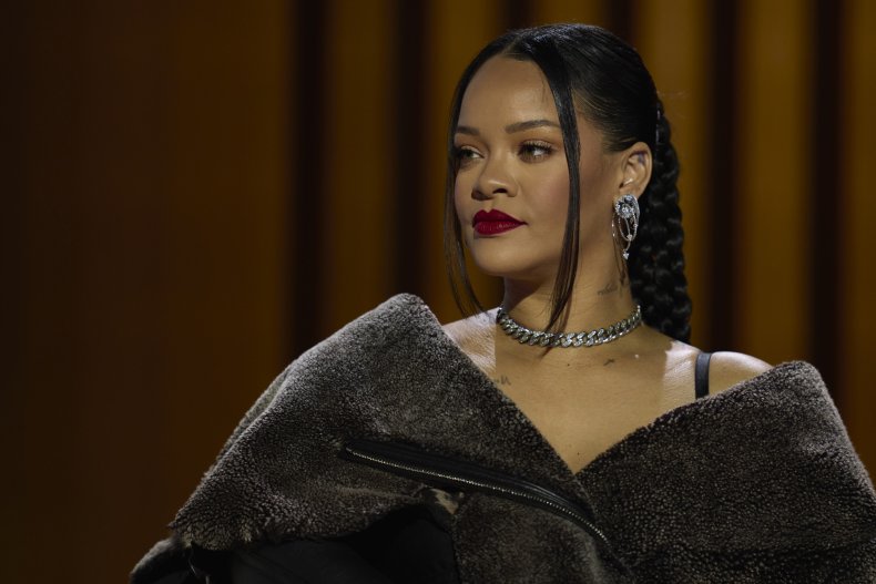 rihanna looking at something