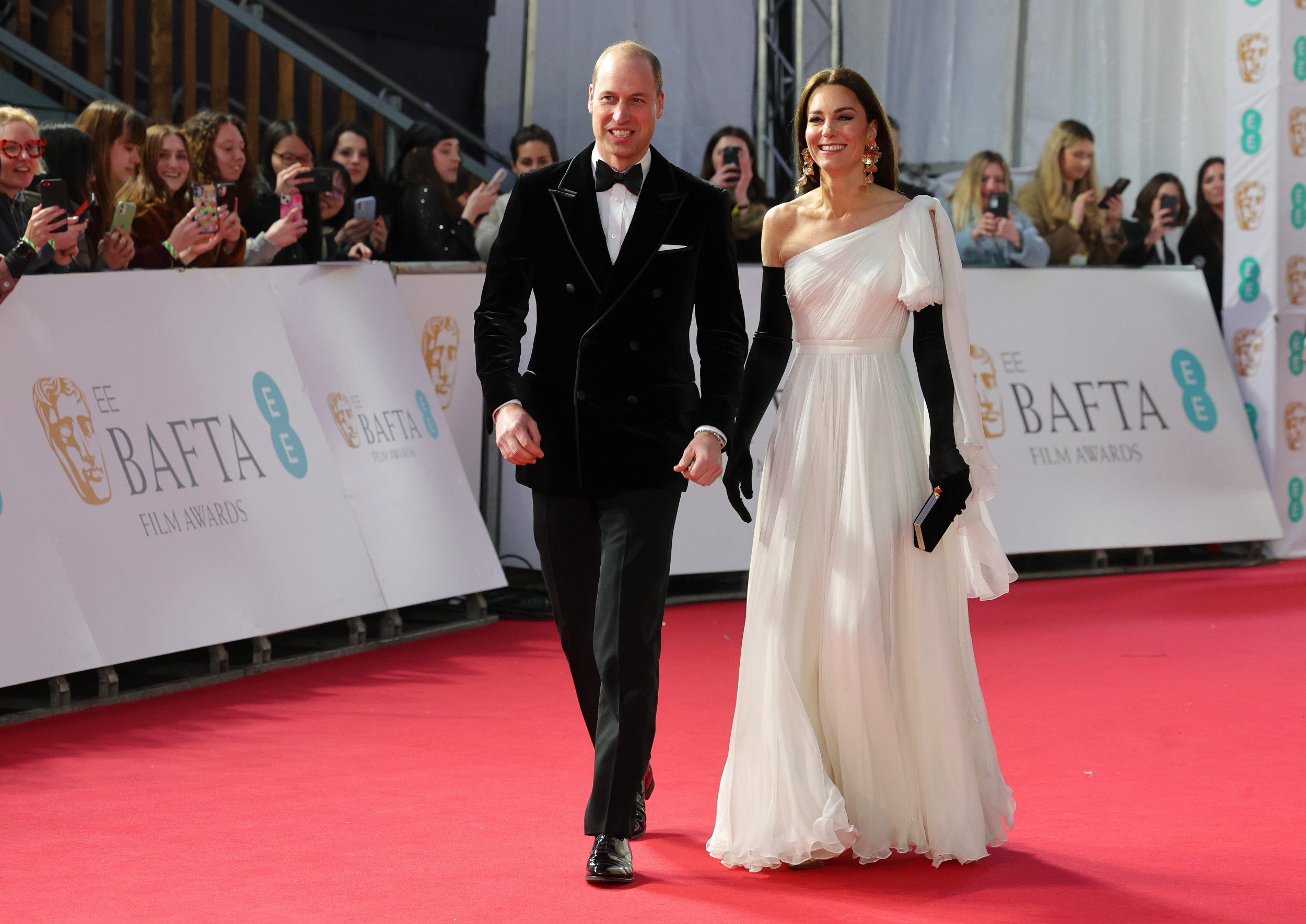 Kate Middleton S Polarizing BAFTA Glove Trend Was Loved By Princess Diana   Prince William Kate Middleton Baftas 2023 