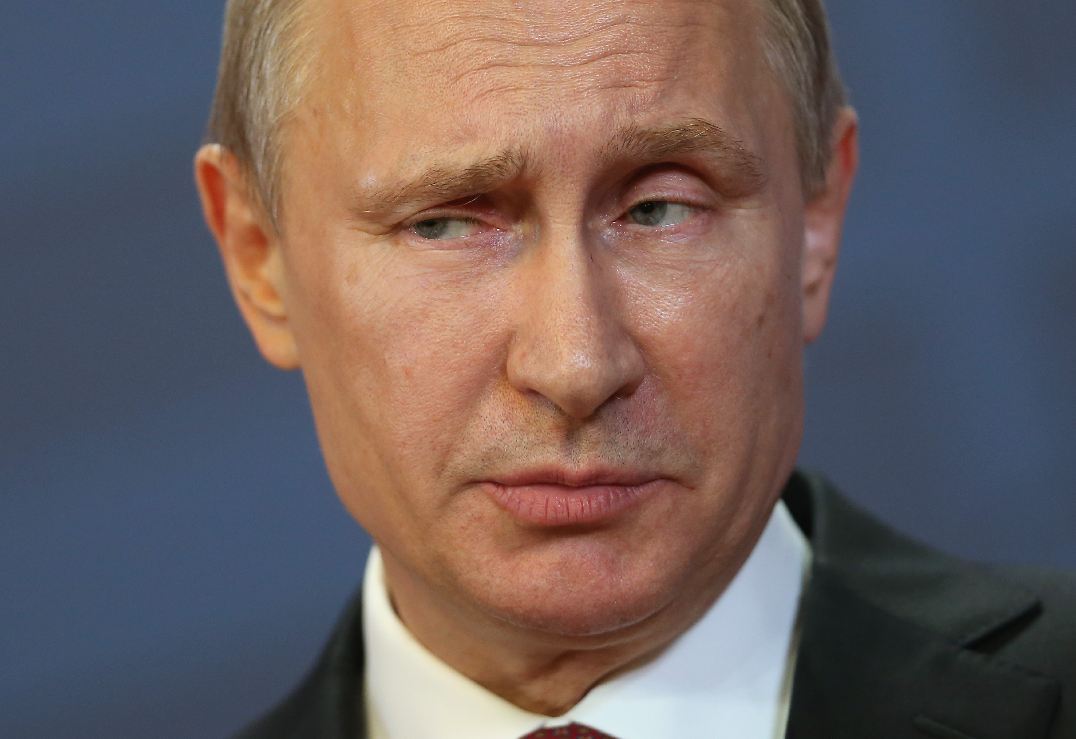 Putin 'Bluffing' About Nuclear Threats—Ex-Russian Diplomat