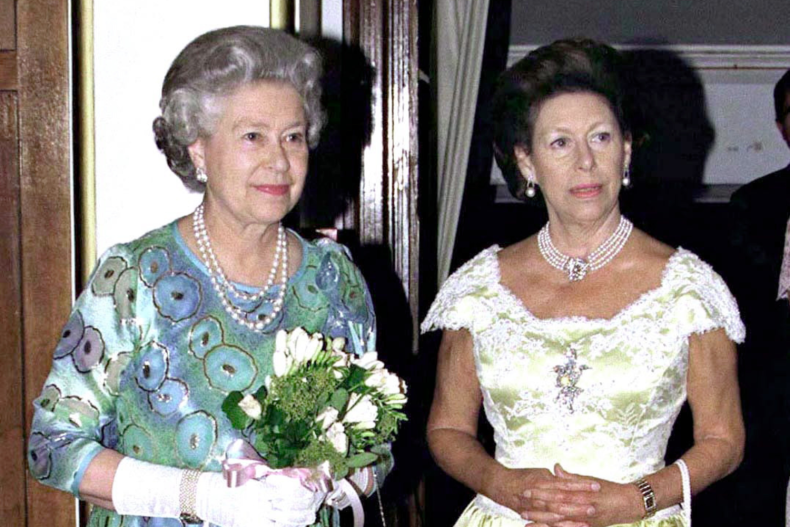 Ratu Elizabeth II dan Putri Margaret