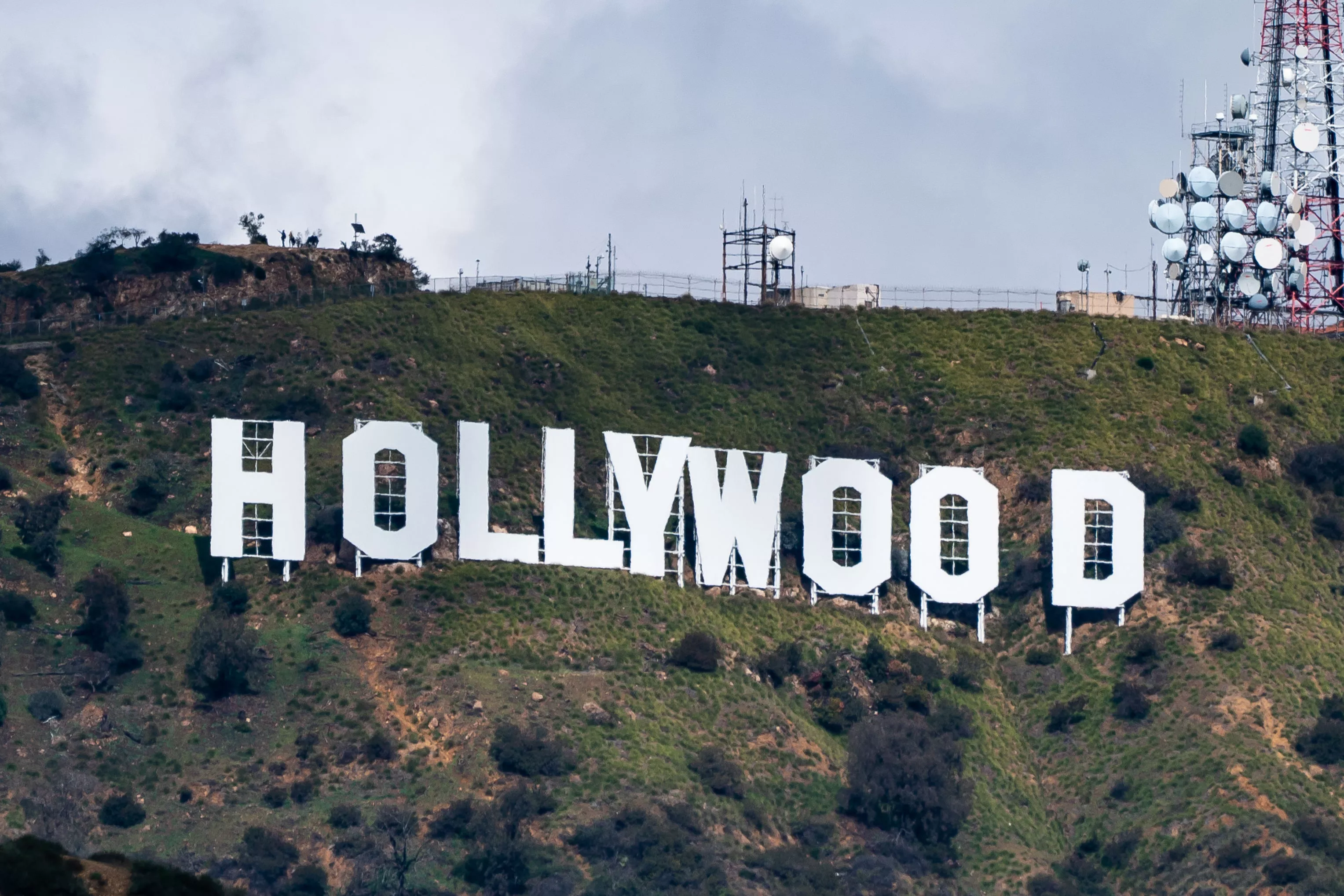 Hollywood Sign Sees Rare Snowfall As Los Angeles Braces for Blizzard - Vimarsana News