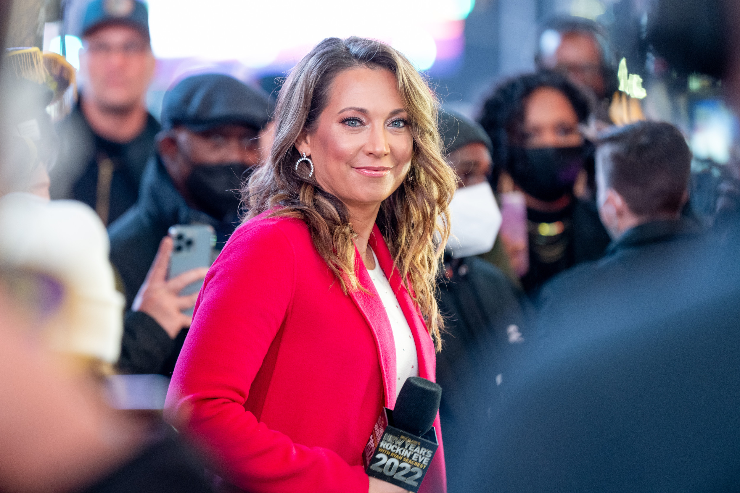 Abcs Ginger Zee Claps Back After Hater Says She Looks Old In The Face Newsweek