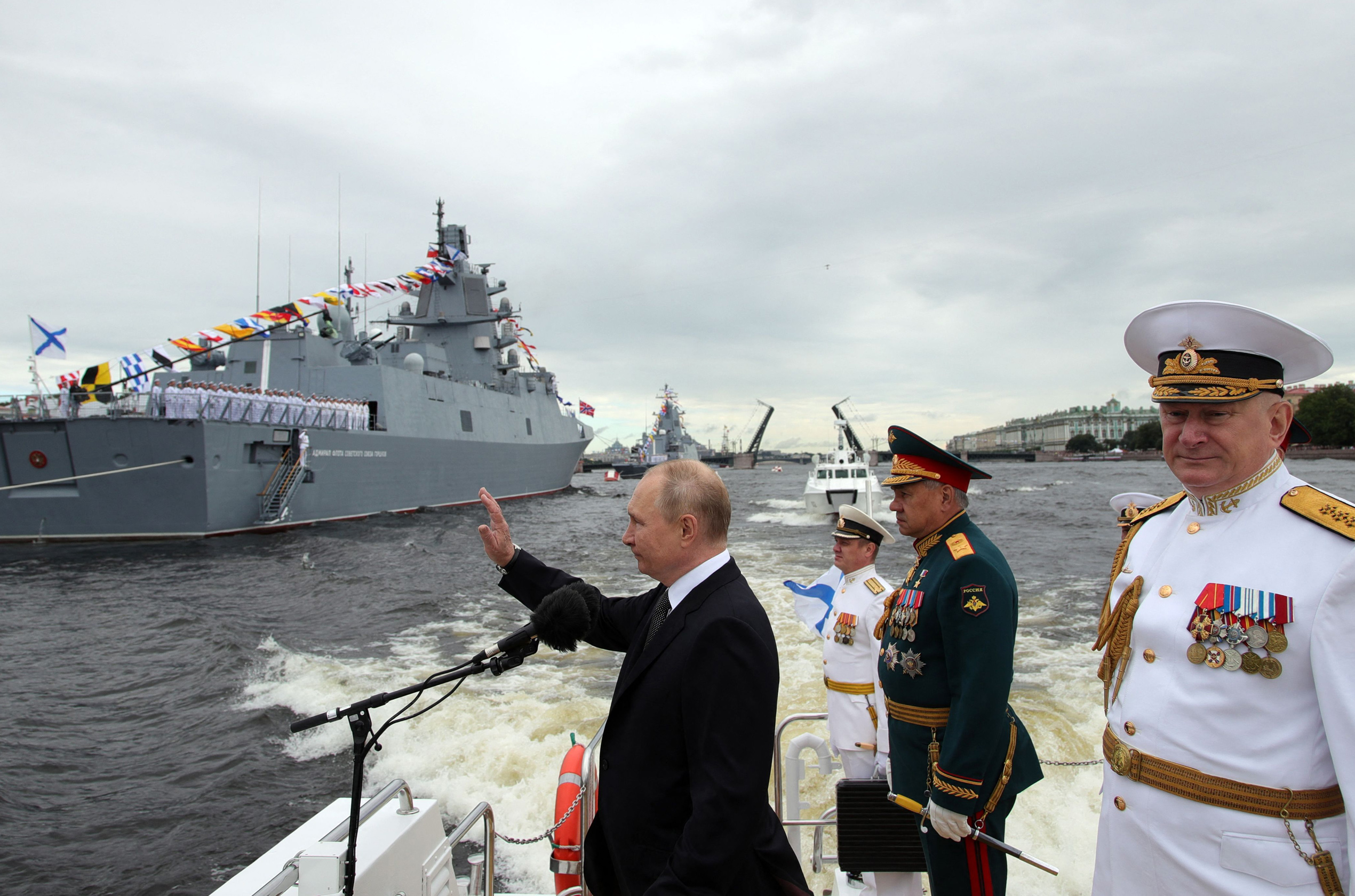 Putin's New 'Alexander III' Nuclear Submarine Compared To U.S. 'Ohio ...