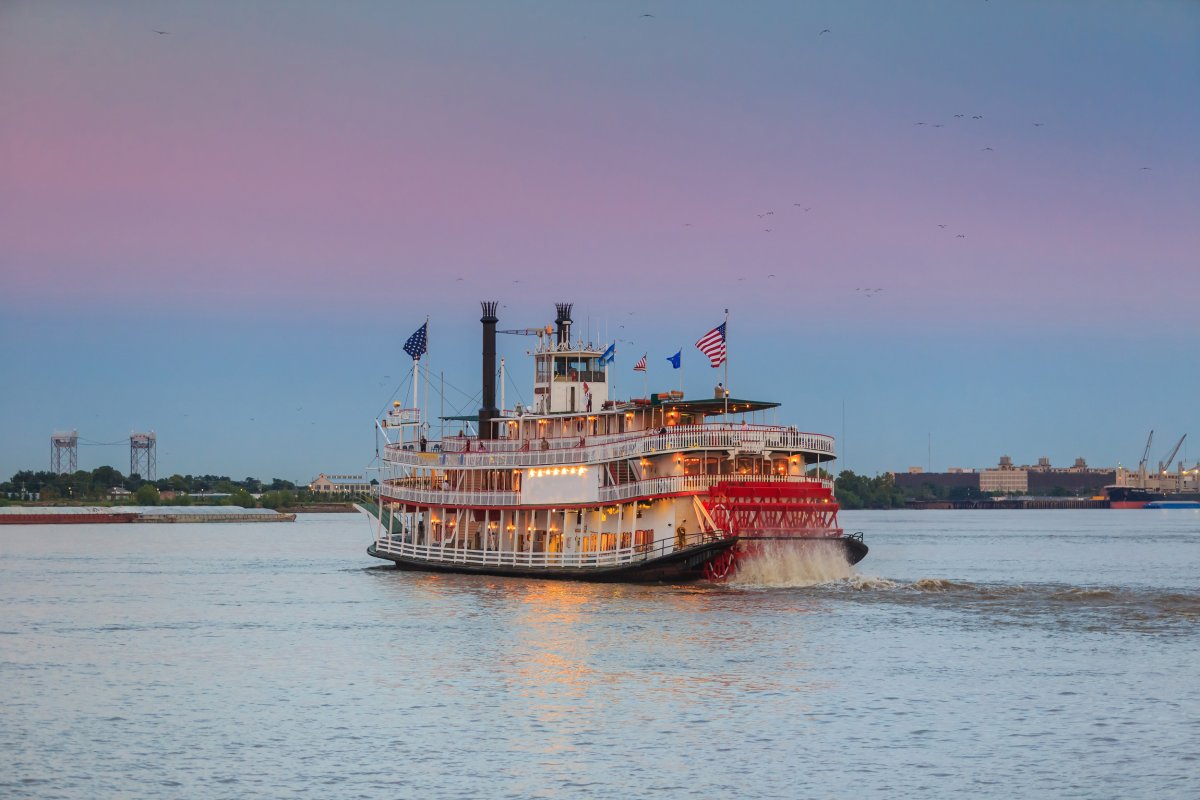 steamboat on the mississippi