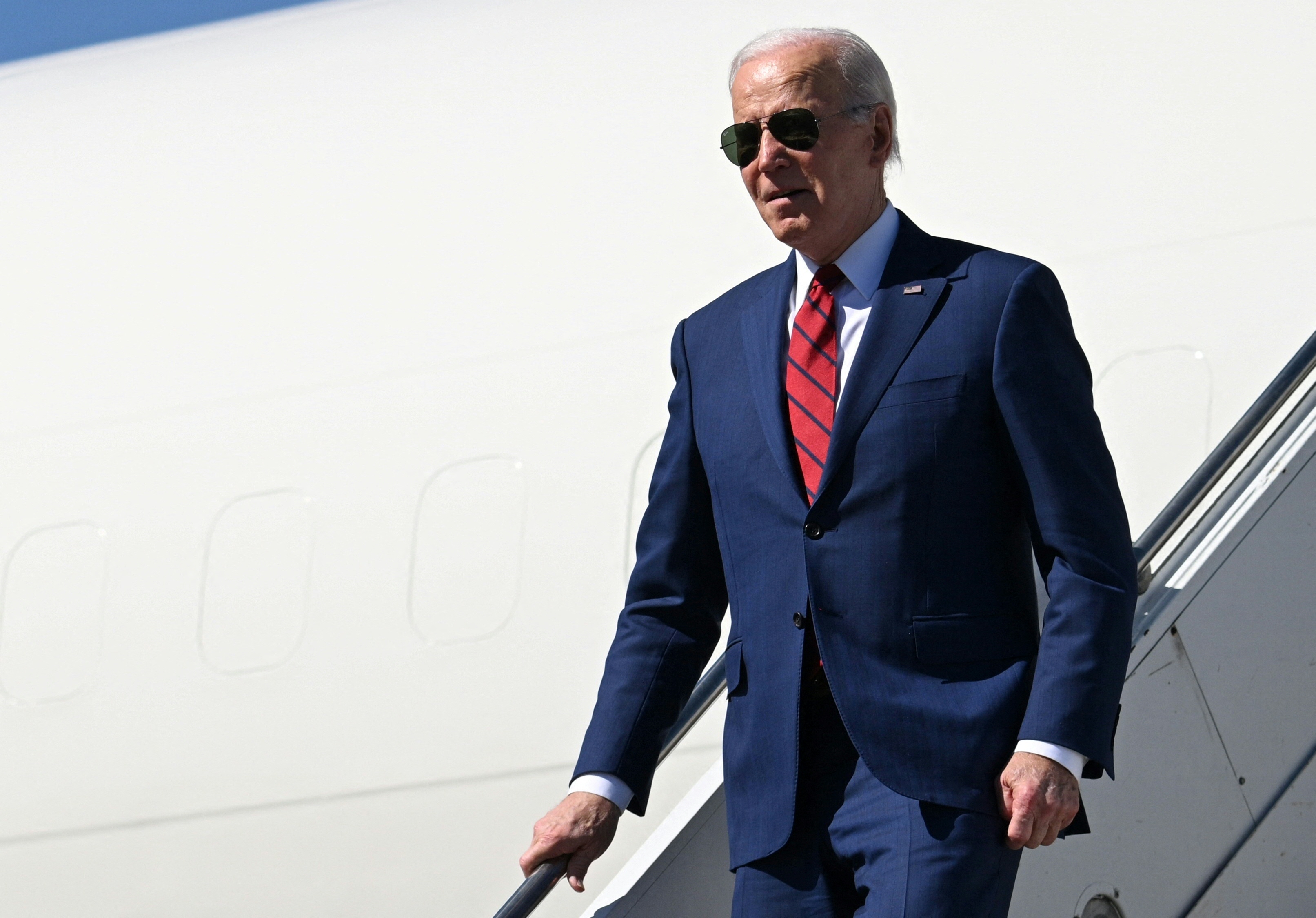 Is Biden Using 'Fake' Air Force One in Video?