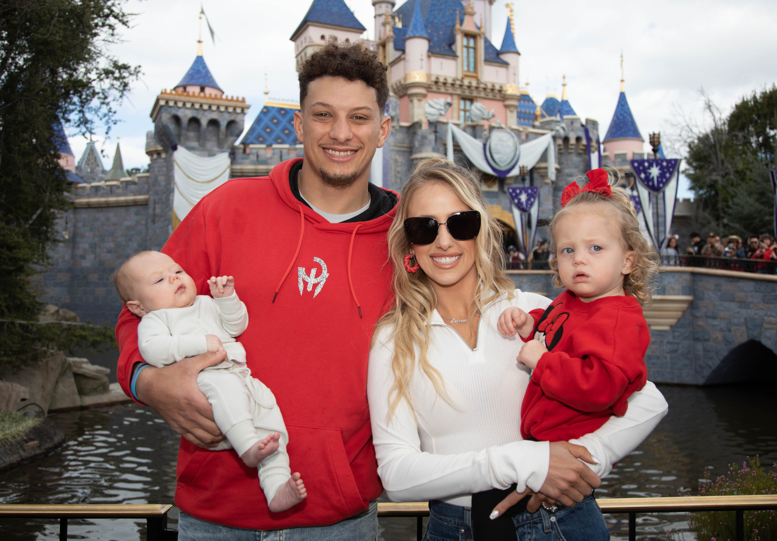 Brittany Mahomes shares photo of daughter Sterling holding baby brother -  ABC News