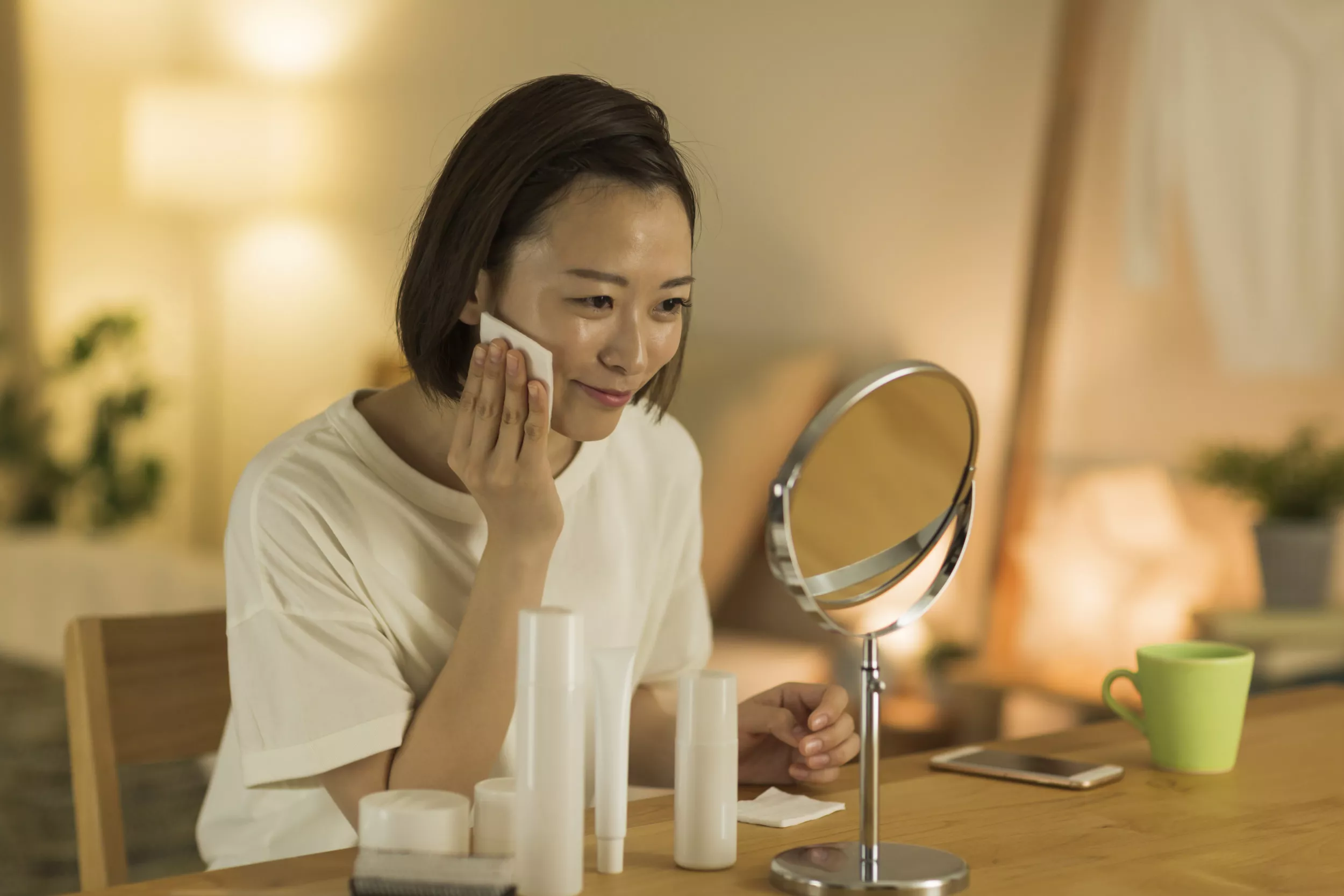 Mom's Viral 'Glass Skin' Routine of 25 Years Backed by Dermatologist - Vimarsana News