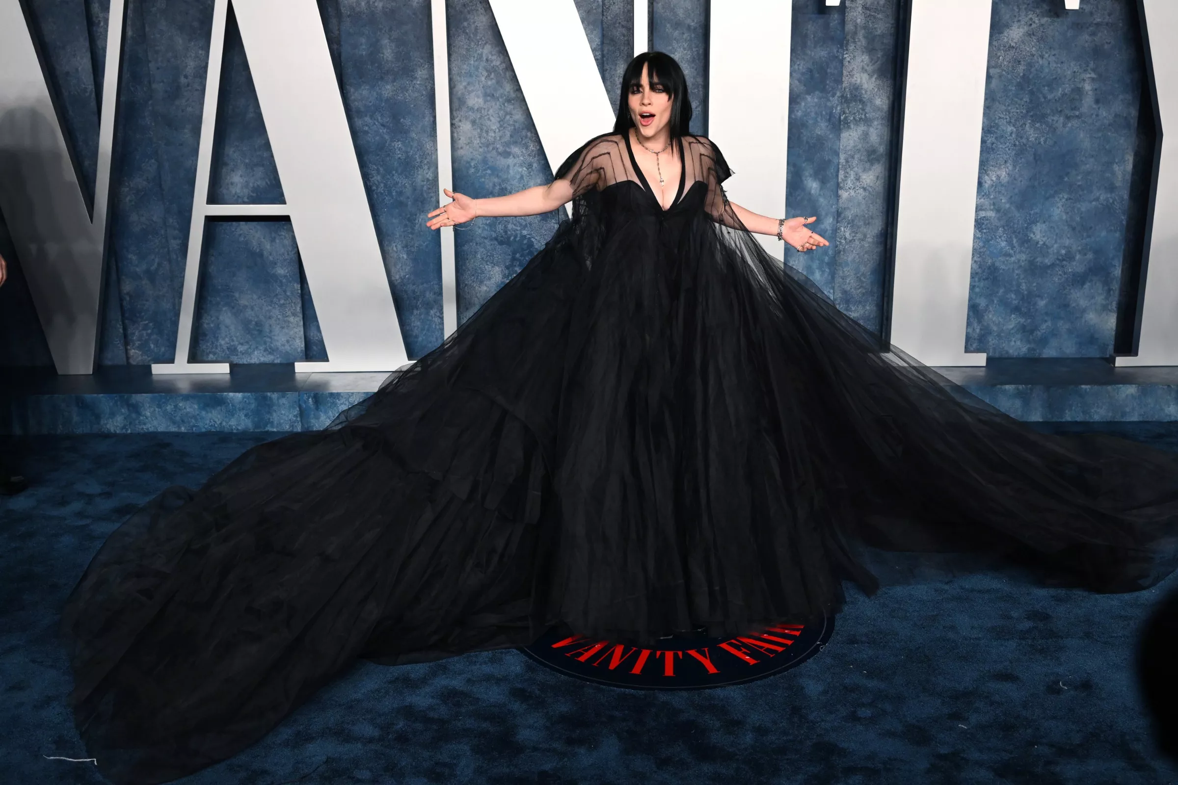 Billie Eilish's Oscars Afterparty Dress Mocked—'It's Giving Loofah' - Vimarsana News