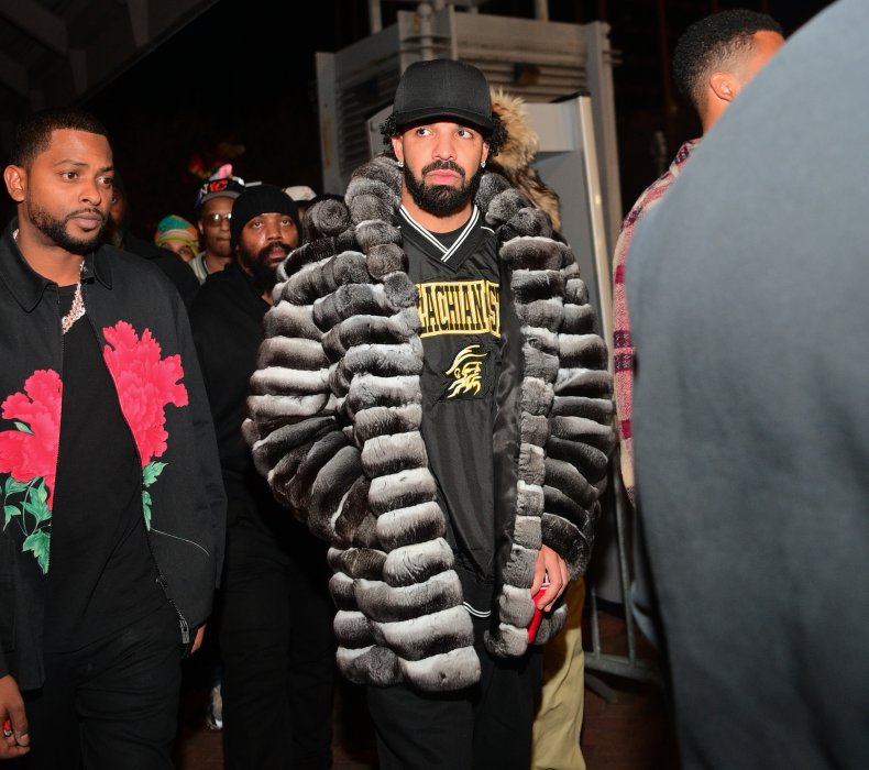 Drake backstage in October 2022