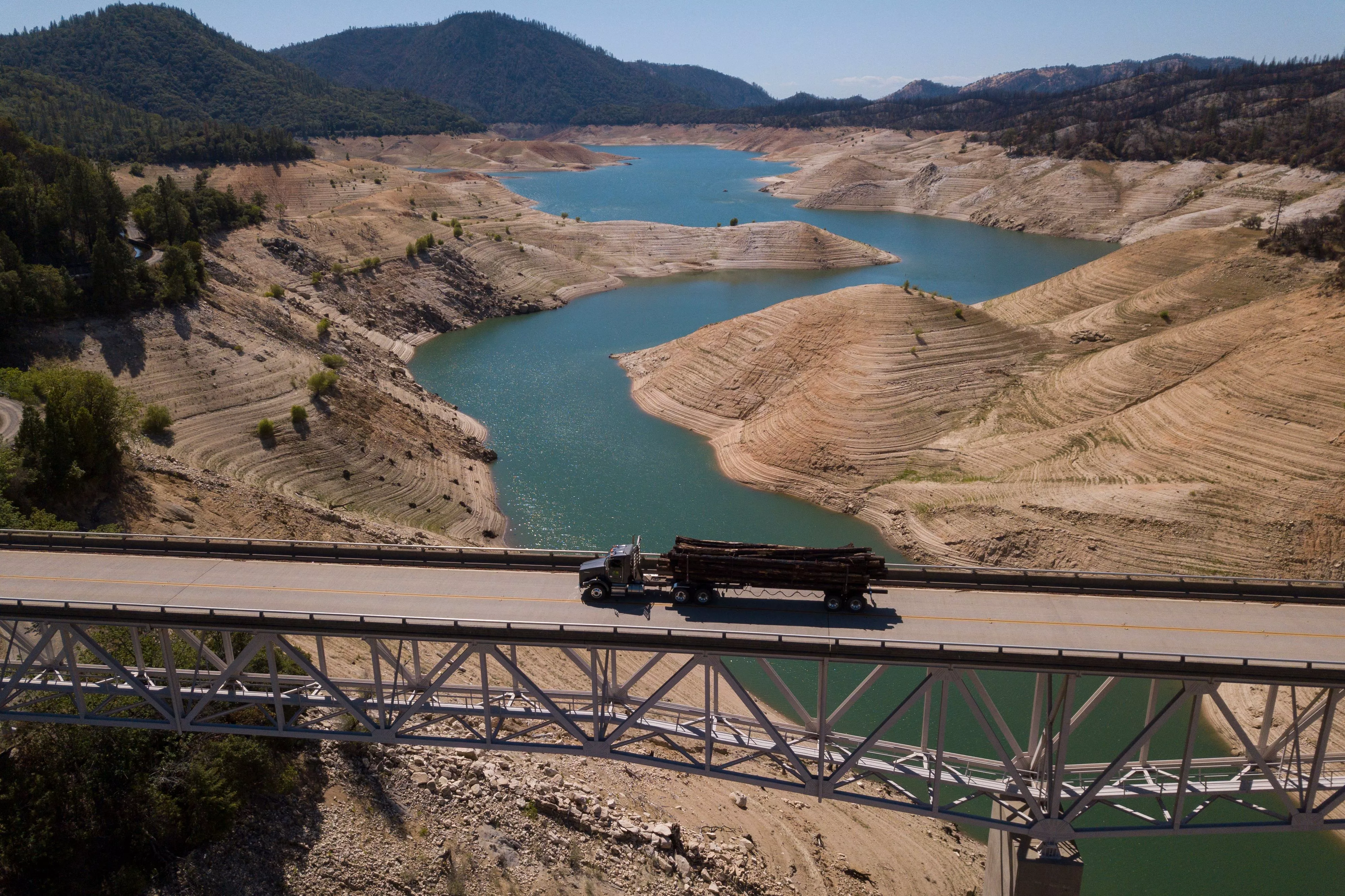 Photos Show California Reservoir Water Levels Before and After Major Storm - Vimarsana News