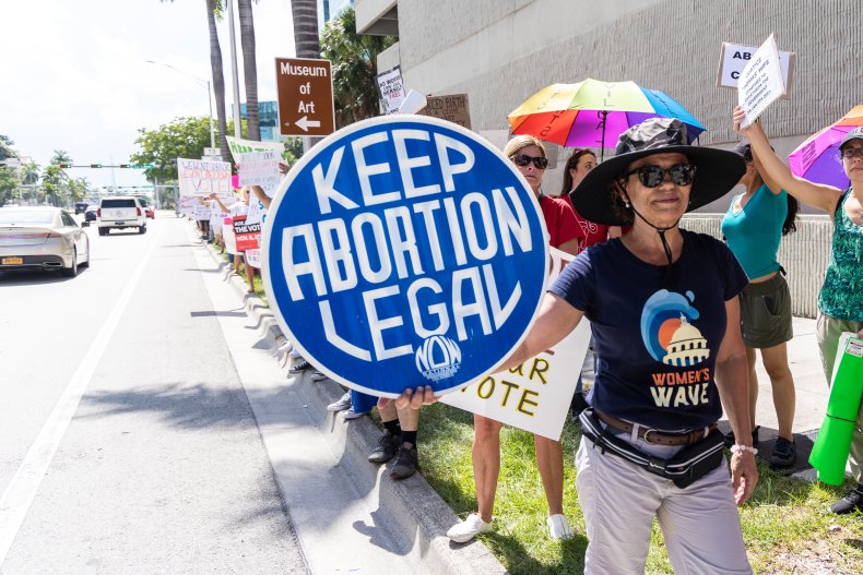 Florida nears 6-week abortion ban

End-shutdown