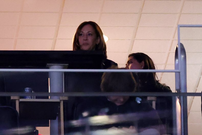 kamala harris booed