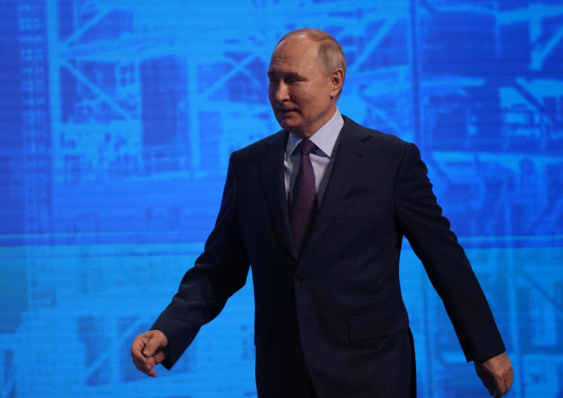 'Visibly Limping' Putin Visits Crimea Amid ICC-warrant