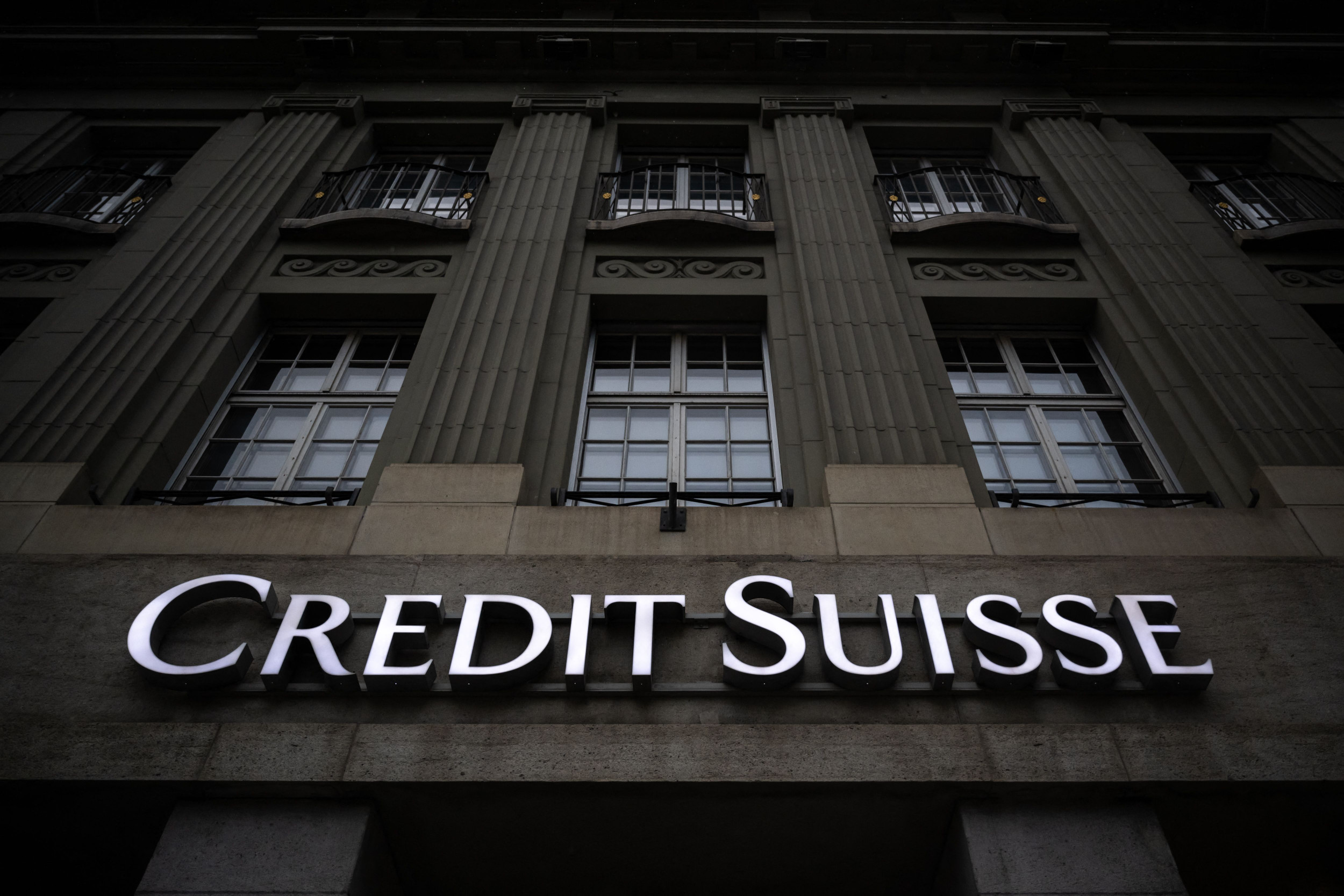credit suisse rescued after turbulent week